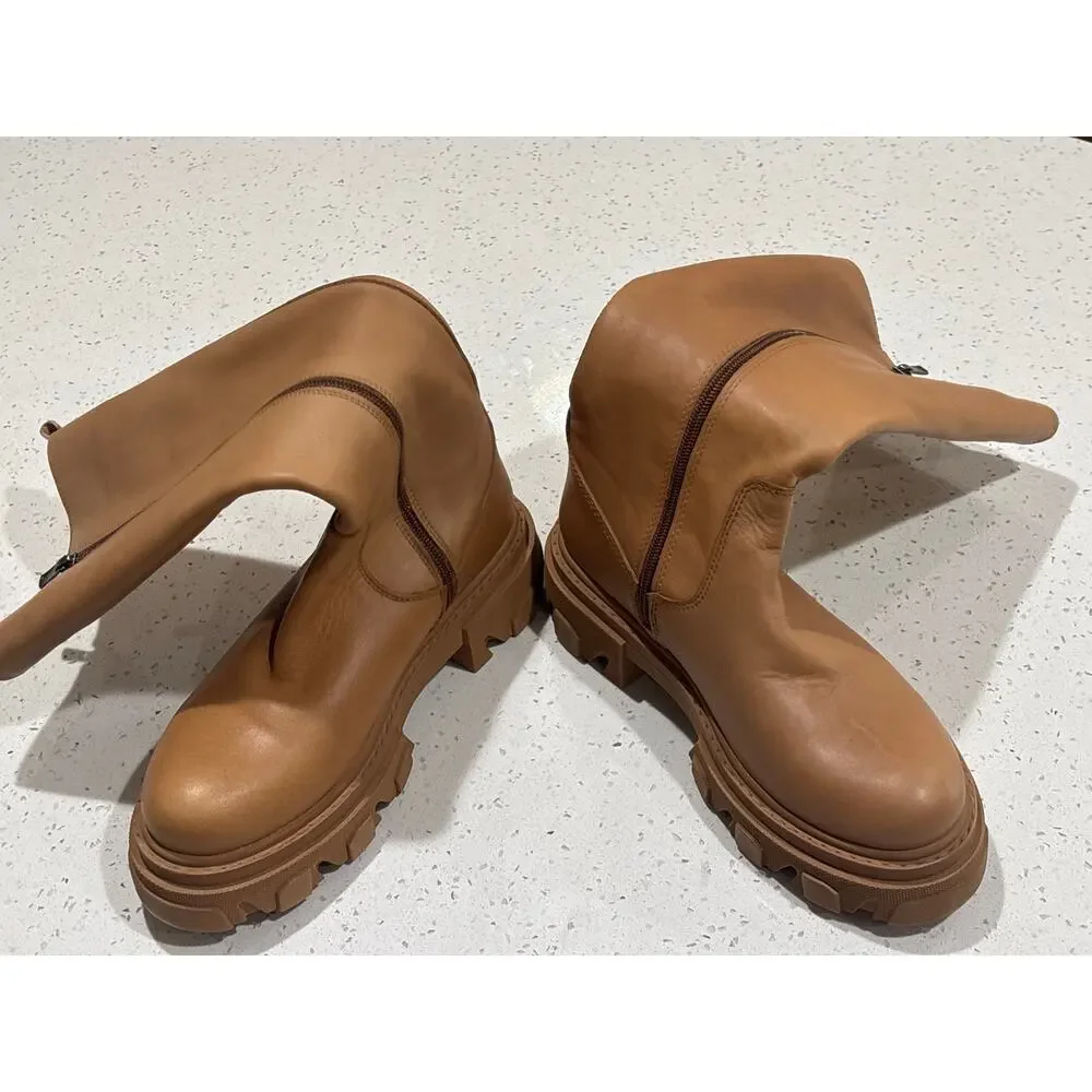 Women’s sz 8 Leather Boots